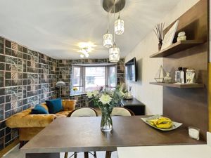 Kitchen & Snug Room- click for photo gallery